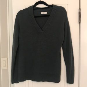 Abercrombie & Fitch V Neck Sweater! Super Soft!
